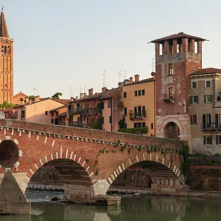 Loggia Corte Sgarzerie Verona
