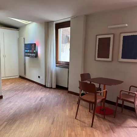 Loggia Corte Sgarzerie *